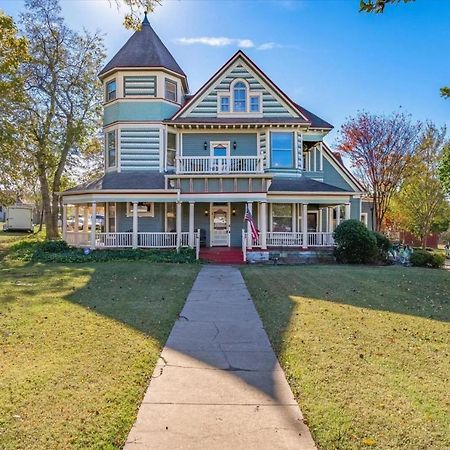 Four Winds Victorian Venue & Suites Bonham Экстерьер фото