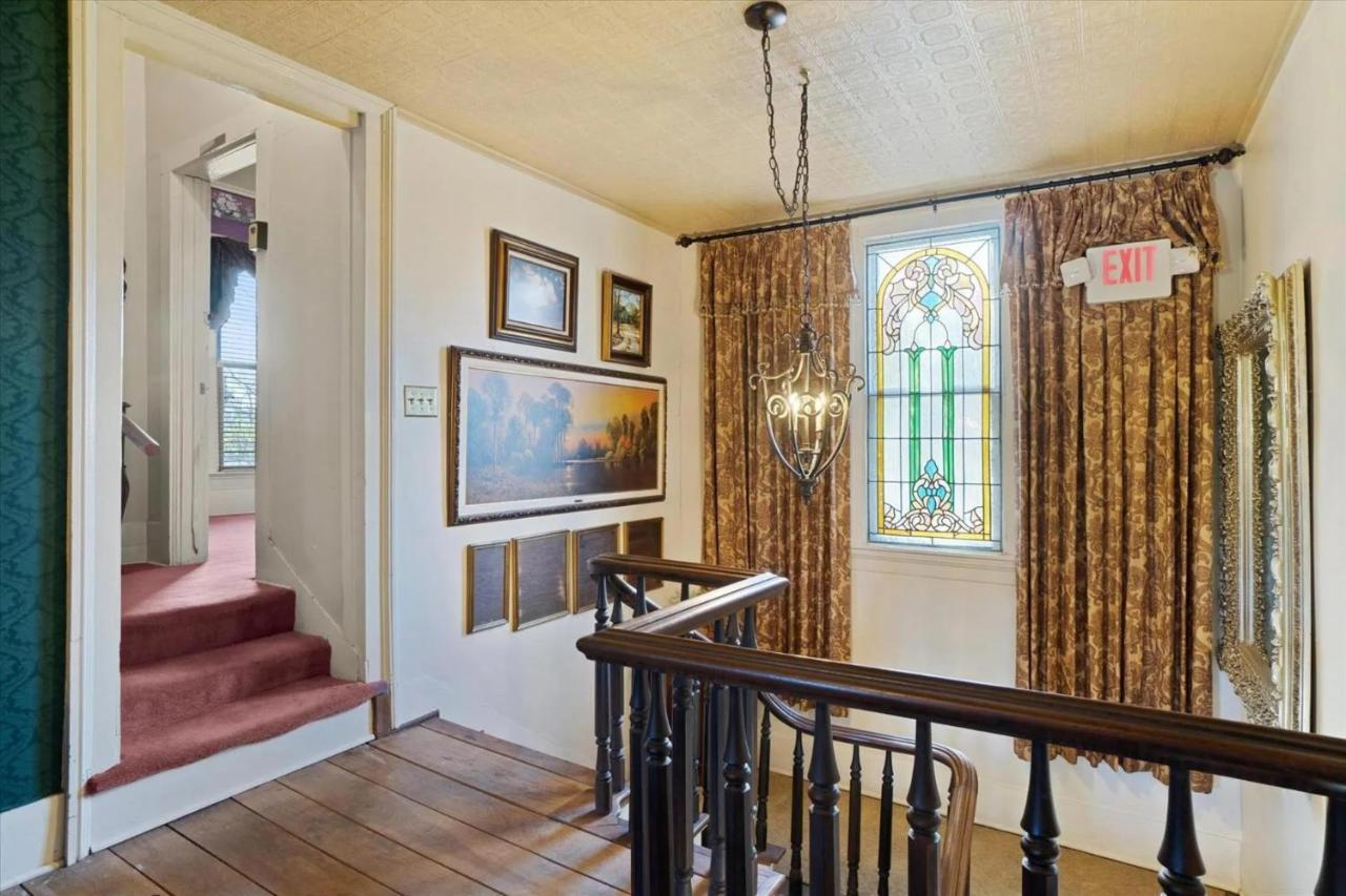 Four Winds Victorian Venue & Suites Bonham Экстерьер фото