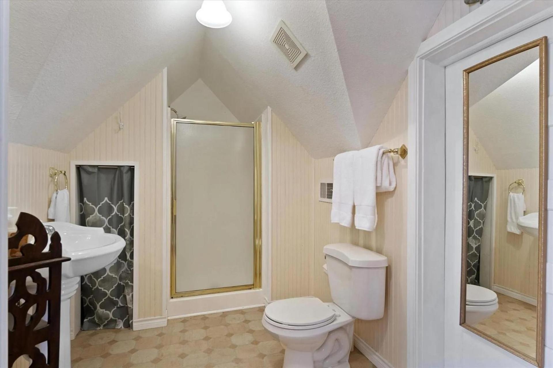 Four Winds Victorian Venue & Suites Bonham Номер фото
